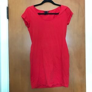 Medium H&M Tee-shirt Dress Red